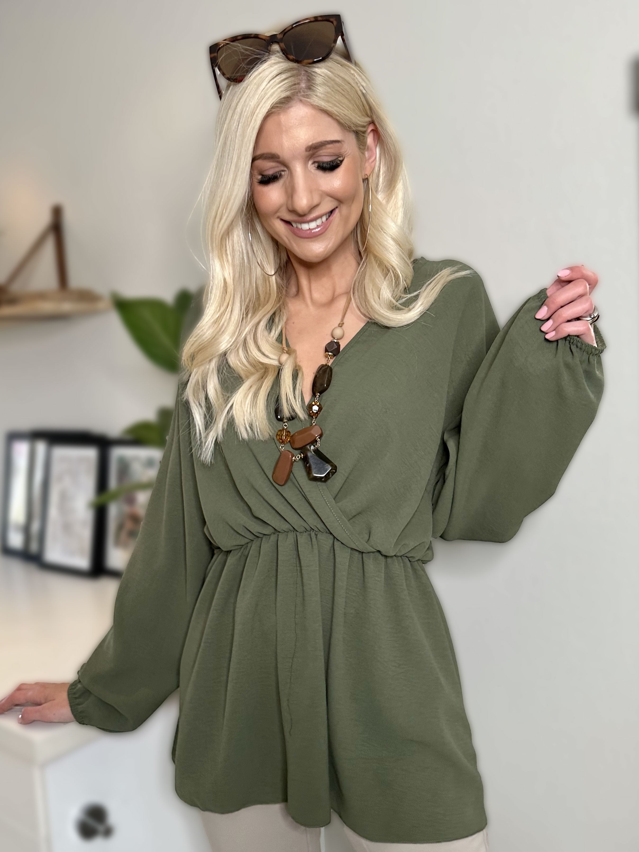 Hermina long sleeve - Söt blus med gummiband i midjan - Beige